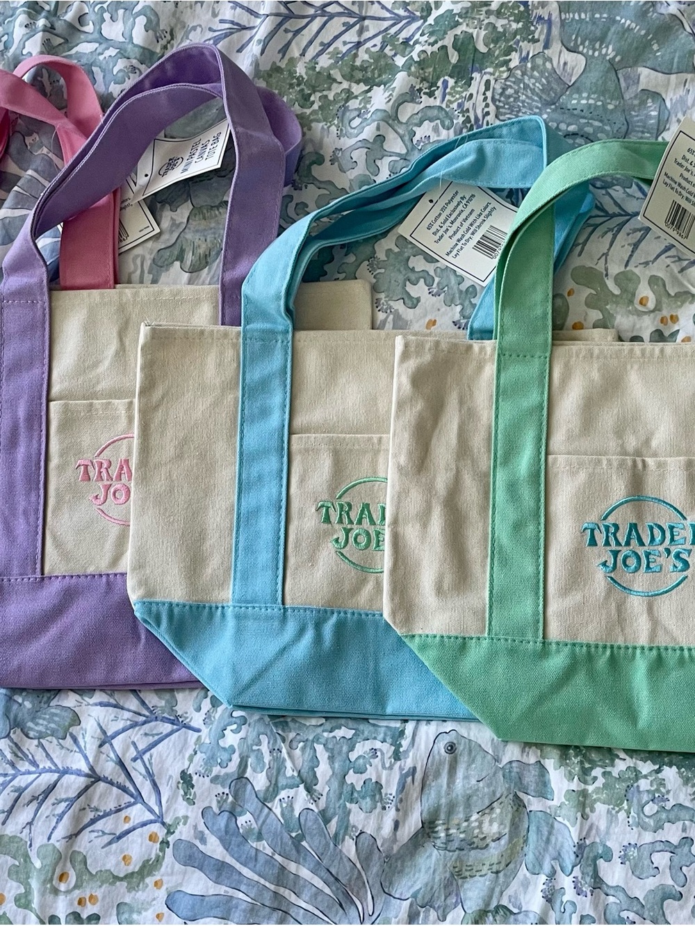Limited Edition Trader Joe’s tote bags. Selling as a set. Best offer.💕